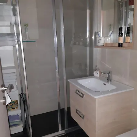 公寓 Apartma Misha *